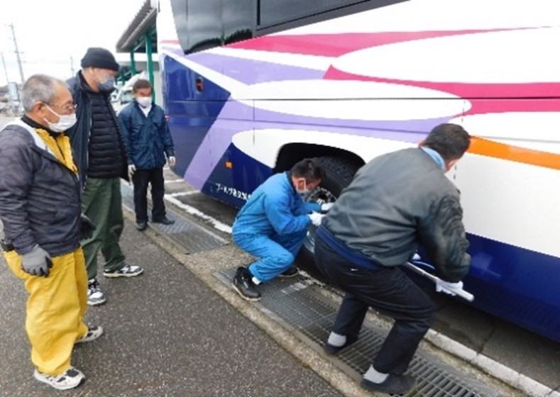 タイヤ交換後の「増し締め」の研修3